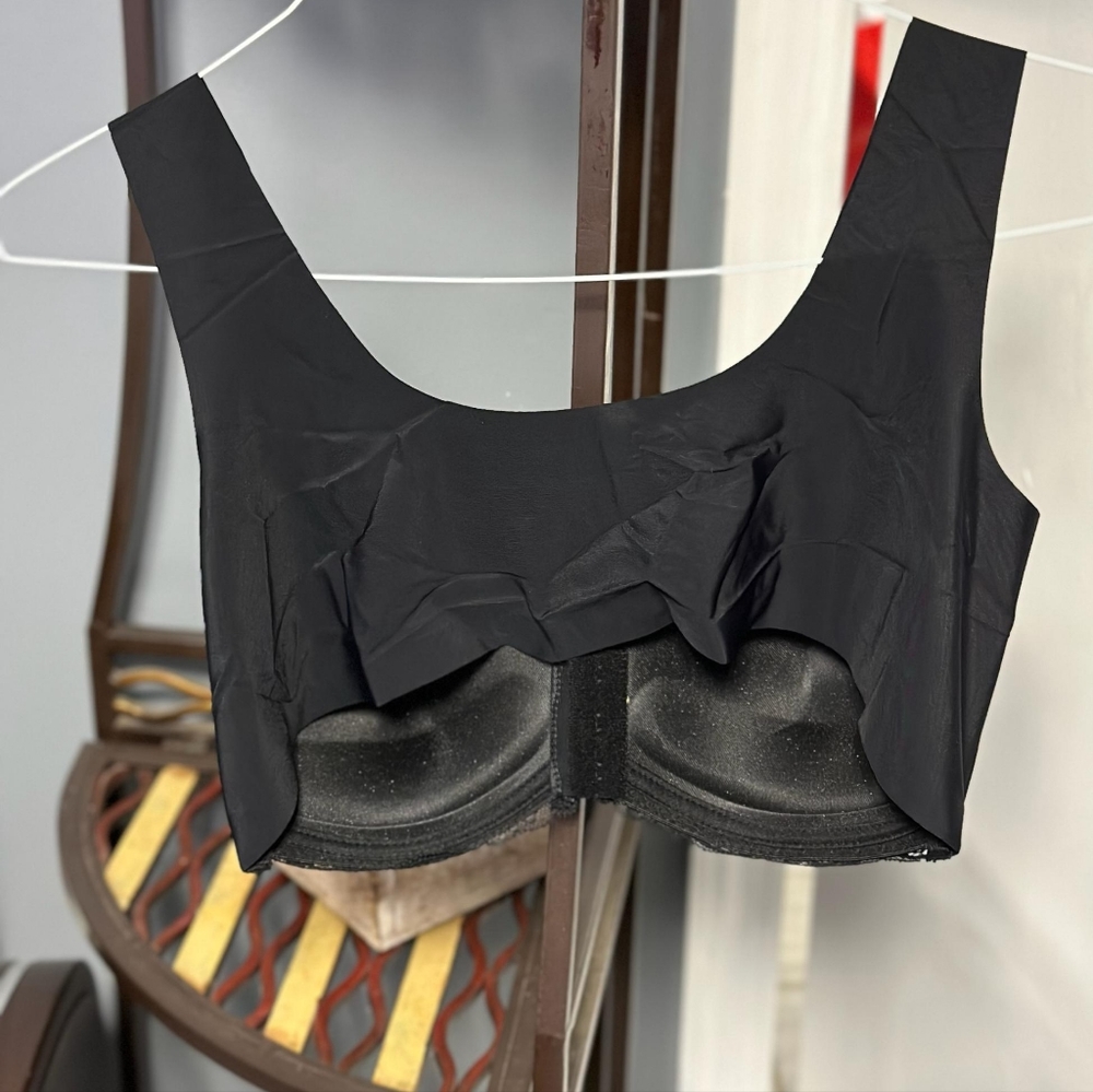 Bras - Picture 3 of 3